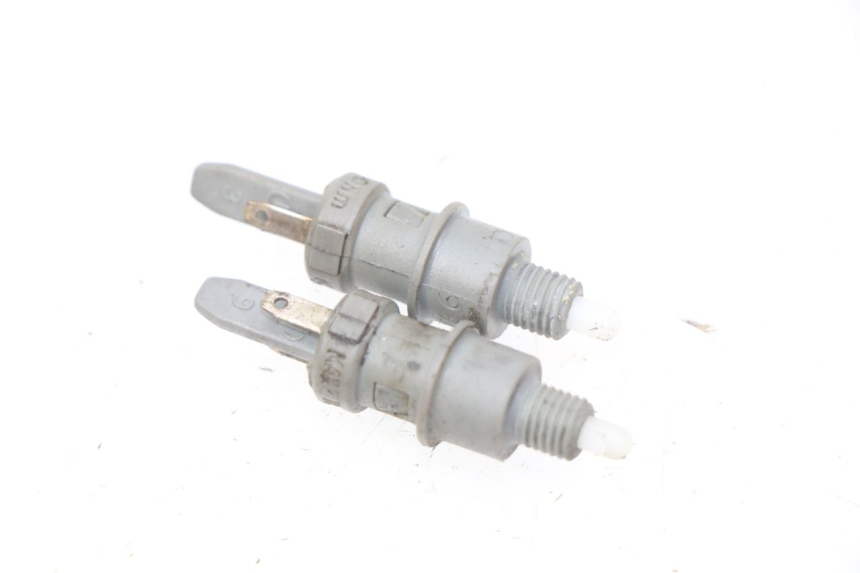 photo de INTERRUPTOR DE LUZ DE FRENO PEUGEOT VIVACITY 50 (1998 - 2003) - Vista principal