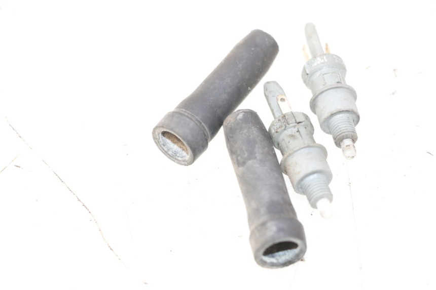 photo de LUZ FRENO INTERRUPTOR PEUGEOT VIVACITY 50 (2004 - 2009) - Zoom estado de uso