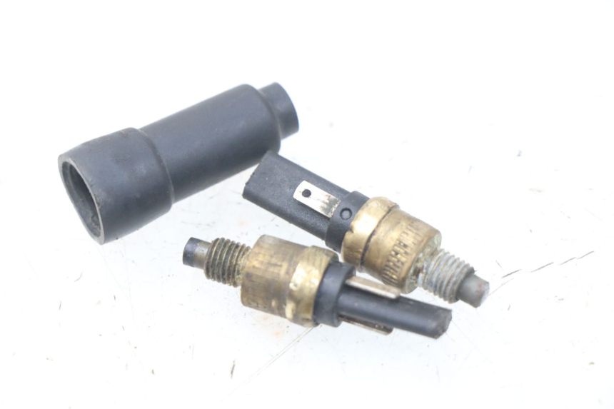 photo de LUZ FRENO INTERRUPTOR PEUGEOT VIVACITY 100 (1999 - 2008) - Vista principal