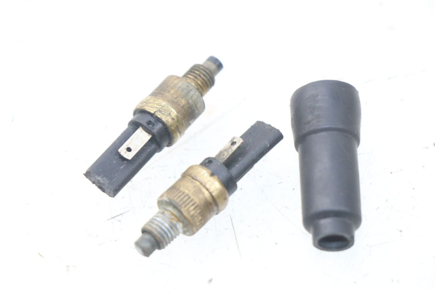 photo de LUZ FRENO INTERRUPTOR PEUGEOT VIVACITY 100 (1999 - 2008) - Detalle de la pieza