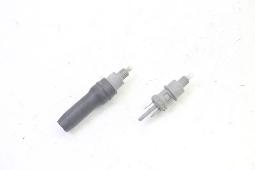 photo de LUZ FRENO INTERRUPTOR PEUGEOT VIVACITY 100 (1999 - 2008) - Detalle de la pieza