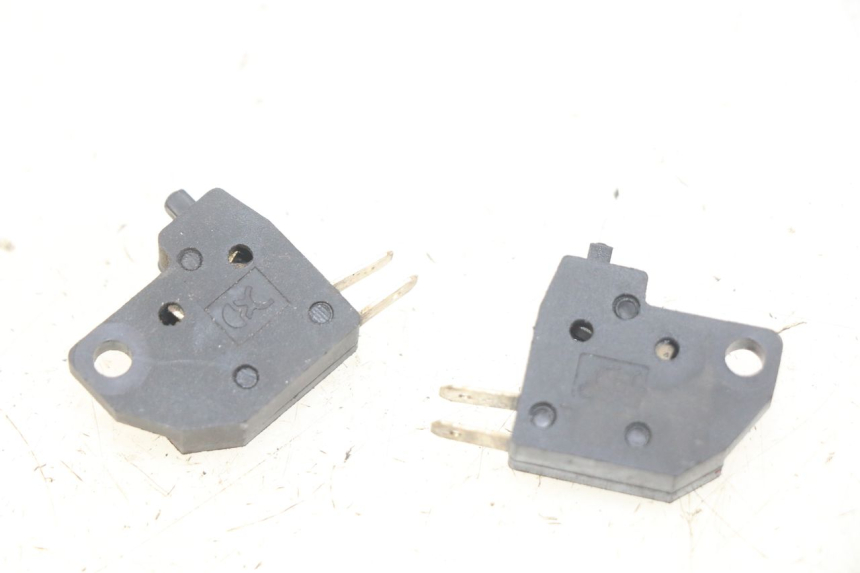 photo de INTERRUPTOR DE LUZ DE FRENO KYMCO X-TOWN XTOWN 125 (2016 - 2021) - Vista principal