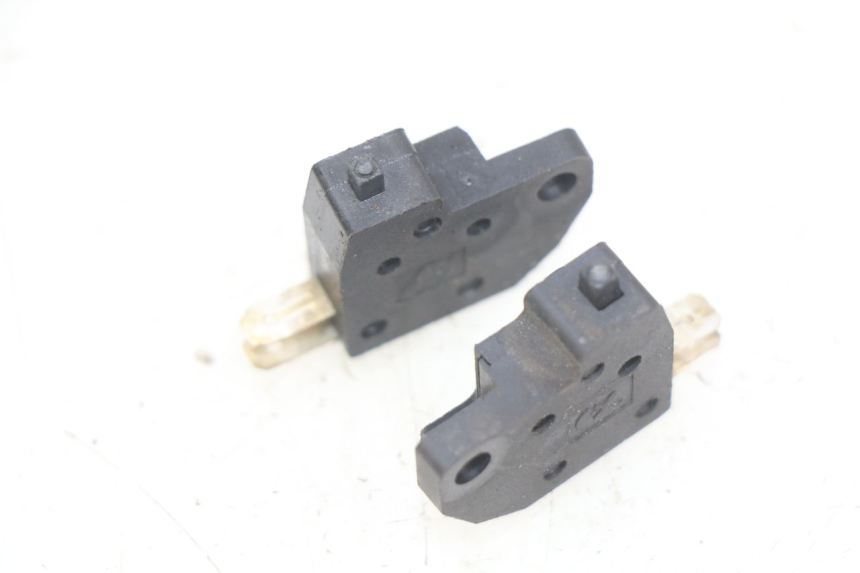 photo de INTERRUPTOR DE LUZ DE FRENO KYMCO X-TOWN XTOWN 125 (2016 - 2021) - Detalle de la pieza