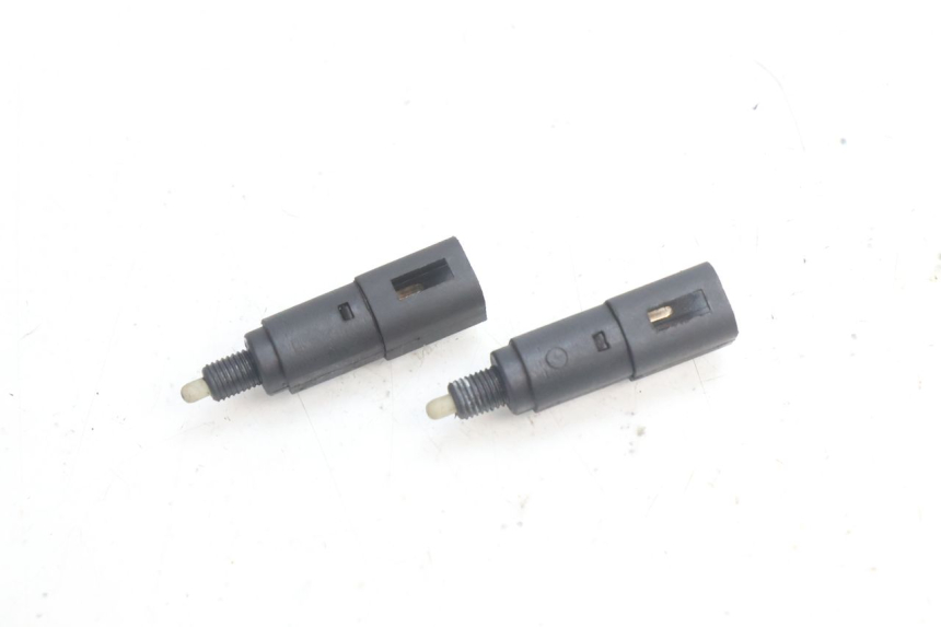 photo de LUZ FRENO INTERRUPTOR PIAGGIO X9 AMALFI 180 (2000 - 2003) - Vista principal