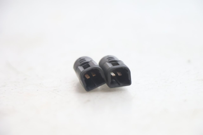 photo de INTERRUPTOR DE LUZ DE FRENO PIAGGIO X9 EVOLUTION 125 (2003 - 2007) - Otra perspectiva
