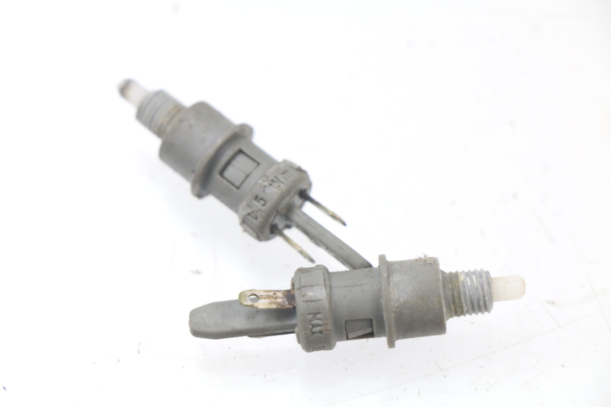 photo de INTERRUPTOR DE LUZ DE FRENO PIAGGIO X9 125 (2000 - 2003) - Vista principal