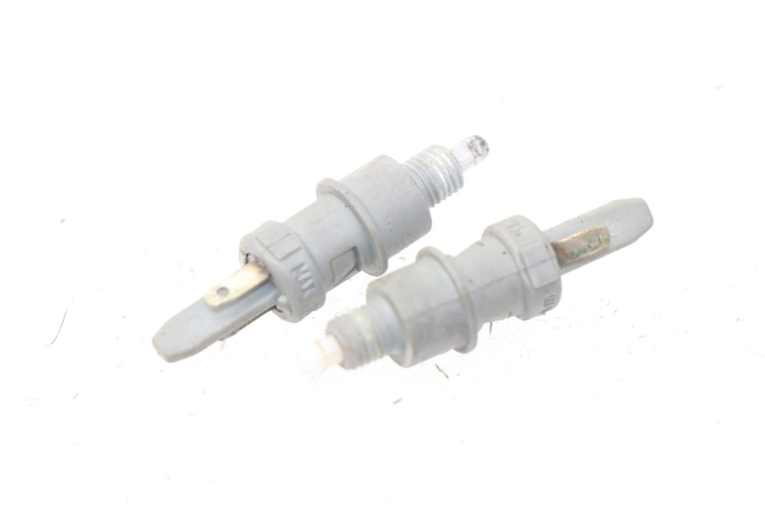 photo de INTERRUPTOR DE LUZ DE FRENO PIAGGIO X9 125 (2000 - 2003) - Vista principal