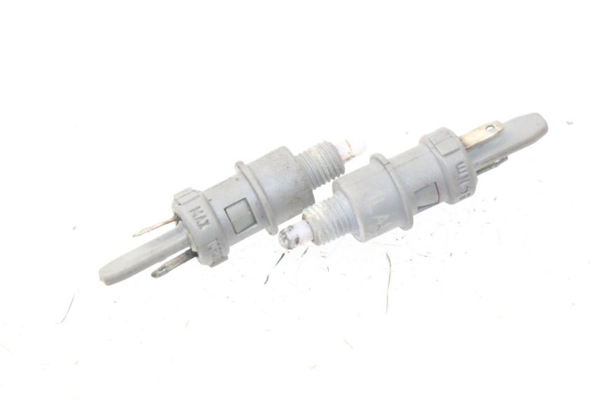 photo de INTERRUPTOR DE LUZ DE FRENO PIAGGIO X9 125 (2000 - 2003) - Detalle de la pieza