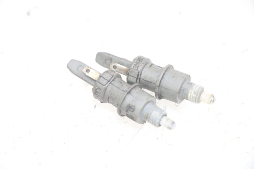 photo de INTERRUPTOR DE LUZ DE FRENO PIAGGIO X9 125 (2000 - 2003) - Vista principal