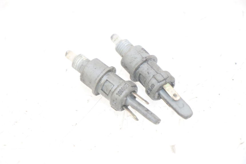 photo de INTERRUPTOR DE LUZ DE FRENO PIAGGIO X9 125 (2000 - 2003) - Detalle de la pieza