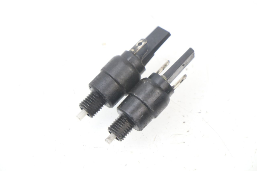 photo de INTERRUPTOR DE LUZ DE FRENO PIAGGIO XEVO - X EVO 125 (2007 - 2017) - Vista principal