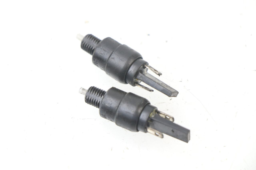 photo de INTERRUPTOR DE LUZ DE FRENO PIAGGIO XEVO - X EVO 125 (2007 - 2017) - Detalle de la pieza