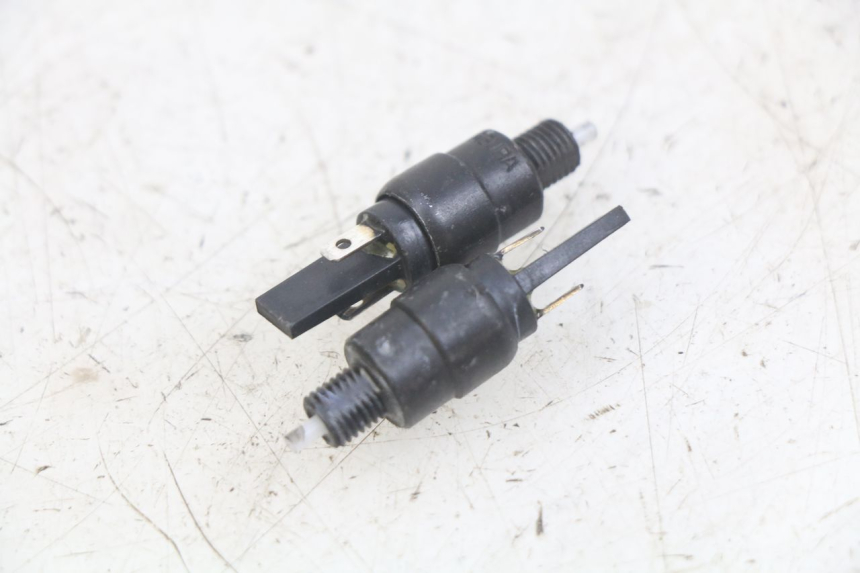 photo de INTERRUPTOR DE LUZ DE FRENO PIAGGIO XEVO - X EVO 125 (2007 - 2017) - Vista principal