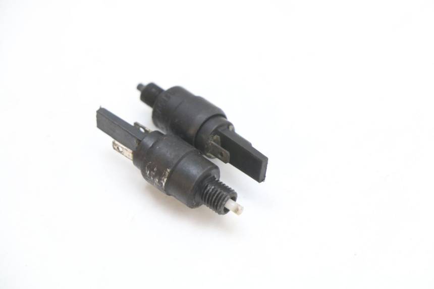 photo de INTERRUPTOR DE LUZ DE FRENO PIAGGIO XEVO - X EVO 125 (2007 - 2017) - Vista principal