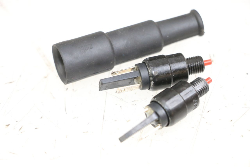 photo de INTERRUPTOR DE LUZ DE FRENO PIAGGIO XEVO - X EVO 125 (2007 - 2017) - Detalle de la pieza