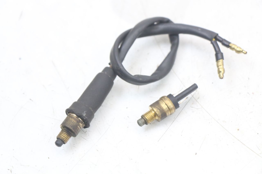 photo de LUZ FRENO INTERRUPTOR YAMAHA BW'S NG NEXT GENERATION 50 (1996 - 2003) - Detalle de la pieza