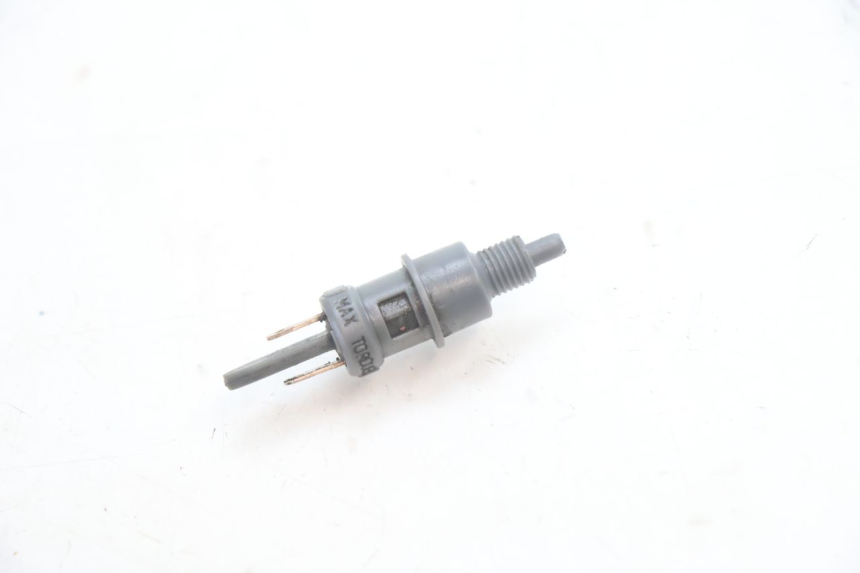photo de LUZ FRENO INTERRUPTOR PIAGGIO ZIP 4T 50 (2006 - 2017) - Detalle de la pieza