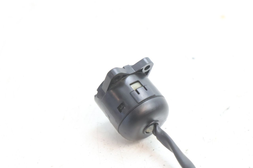 photo de INTERRUPTOR APRILIA ATLANTIC S 125 (2010 - 2013) - Primer plano técnico