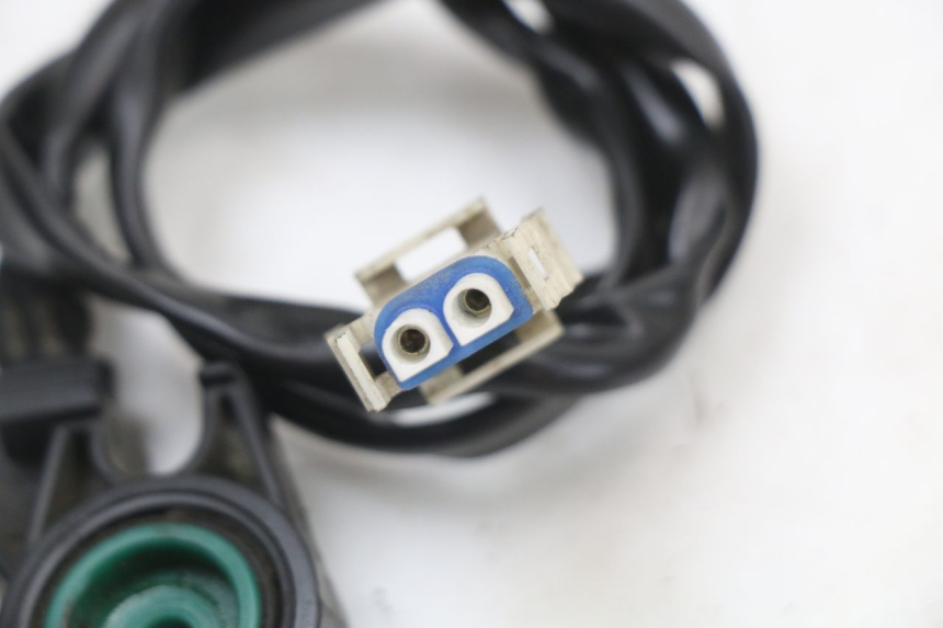 photo de CORTACIRCUITOS PATADA E-MAX 80L 1 (2011 - 2014) - Primer plano técnico