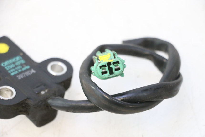 photo de INTERRUPTOR DE ENCENDIDO PATA DE CABRA SUZUKI BURGMAN 125 (2007 - 2014) - Zoom estado de uso