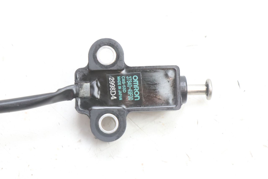 photo de INTERRUPTOR DE ENCENDIDO PATA DE CABRA SUZUKI BURGMAN 125 (2007 - 2014) - Primer plano técnico