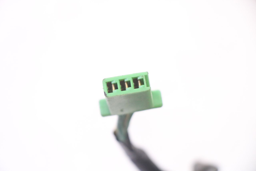 photo de CABALLETE INTERRUPTOR HONDA CBR RR FIREBLADE 900 (1992 - 1994) - Primer plano técnico