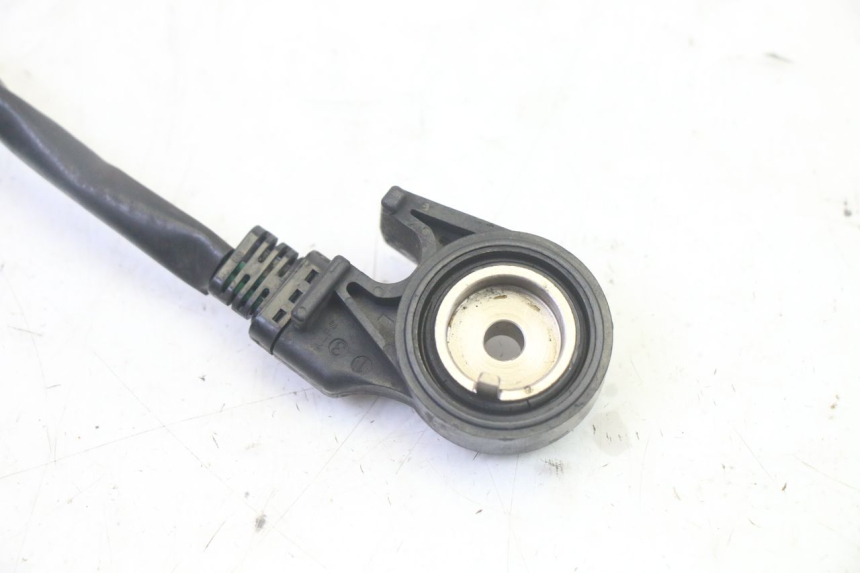 photo de INTERRUPTOR DE ENCENDIDO PATA HONDA FES S-WING SWING ABS 125 (2007 - 2015) - Primer plano técnico