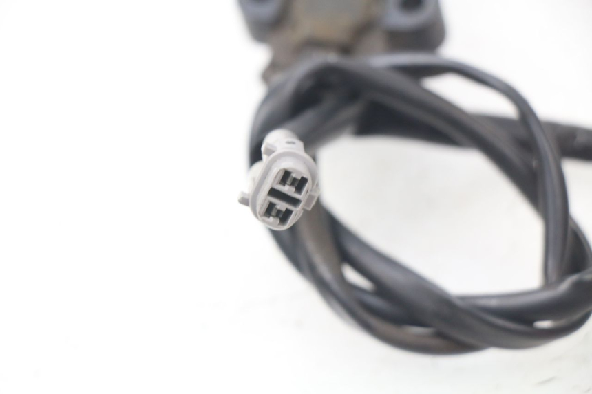 photo de CABALLETE INTERRUPTOR YAMAHA FZ8 800 (2010 - 2016) - Detalle de la pieza