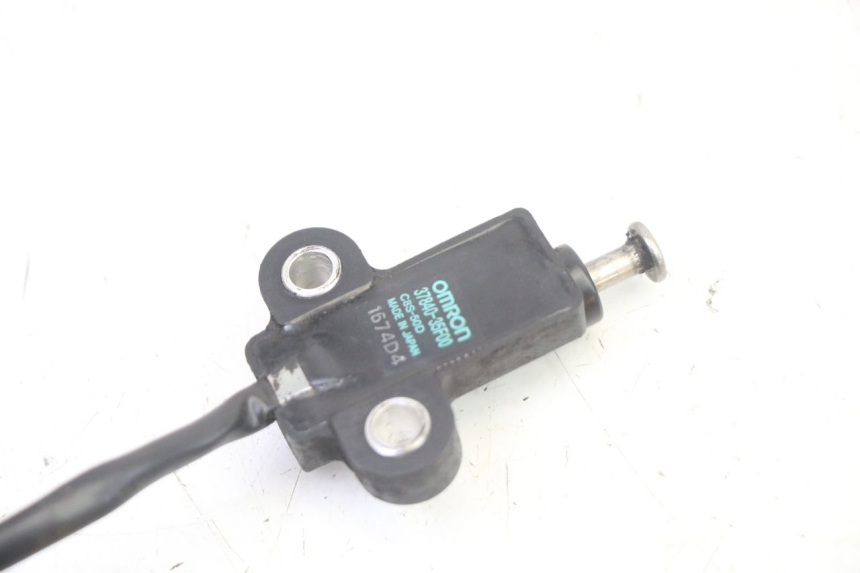 photo de CABALLETE INTERRUPTOR SUZUKI GSR 750 (2011 - 2017) - Primer plano técnico