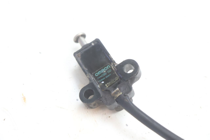 photo de CABALLETE INTERRUPTOR SUZUKI GSX F GSXF 750 (1988 - 1998) - Primer plano técnico