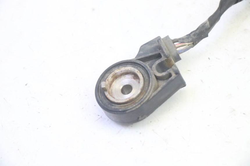 photo de CABALLETE INTERRUPTOR SYM GTS EVO 125 (2009 - 2013) - Primer plano técnico