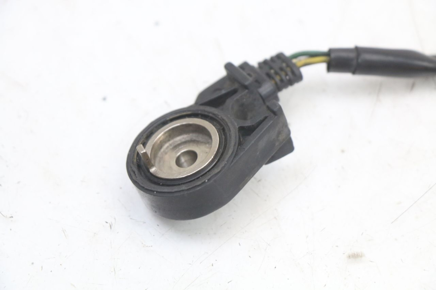 photo de CABALLETE INTERRUPTOR HONDA CBR F 1000 (1993 - 1996) - Primer plano técnico