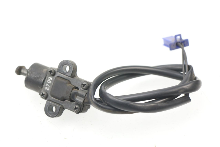 photo de INTERRUPTOR DE ENCENDIDO PATA YAMAHA XMAX X-MAX 125 (2006 - 2009) - Primer plano técnico