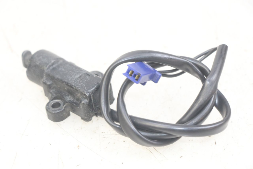photo de INTERRUPTOR DE ENCENDIDO PATA DE CABRA YAMAHA X-MAX XMAX 125 (2010 - 2013) - Zoom estado de uso