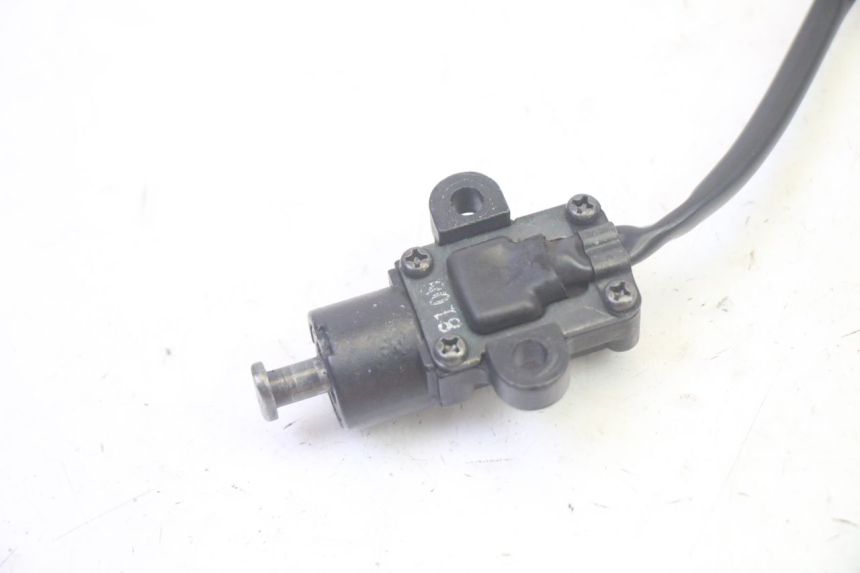photo de INTERRUPTOR DE ENCENDIDO PATA YAMAHA XMAX X-MAX 125 (2006 - 2009) - Primer plano técnico