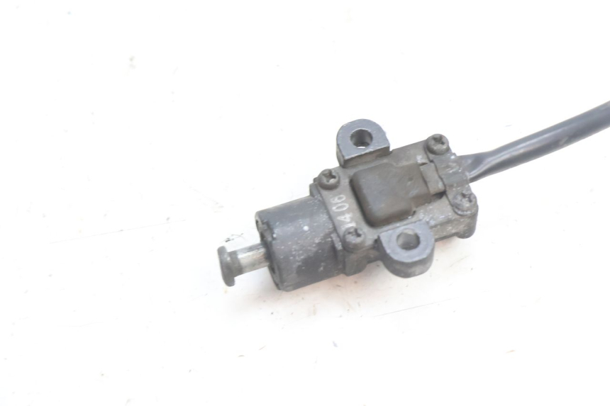 photo de INTERRUPTOR DE ENCENDIDO PATA DE CABRA YAMAHA X-MAX XMAX 125 (2010 - 2013) - Primer plano técnico