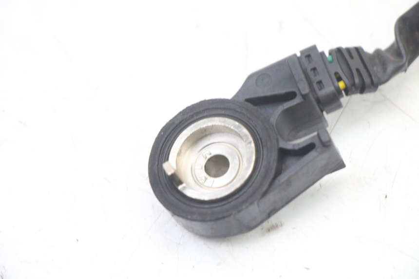 photo de CABALLETE INTERRUPTOR KYMCO XCITING 500 (2007 - 2010) - Primer plano técnico