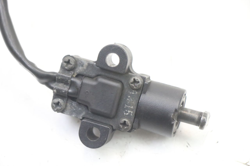 photo de CABALLETE INTERRUPTOR YAMAHA XJ6 600 (2008 - 2016) - Primer plano técnico