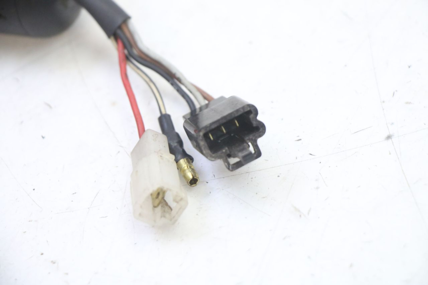 photo de INTERRUPTOR MBK BOOSTER NEXT GENERATION 50 (1995 - 1998) - Detalles de los puntos de fijación