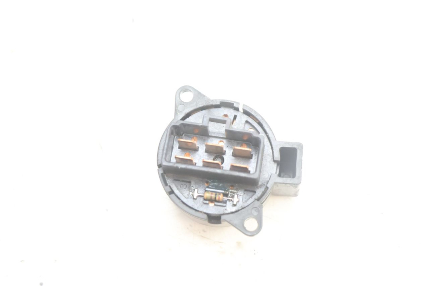 photo de INTERRUPTOR SUZUKI BURGMAN EXECUTIVE ABS 650 (2006 - 2012) - Otra perspectiva