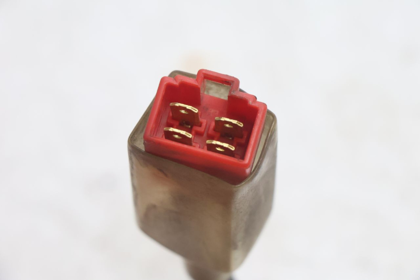 photo de INTERRUPTOR YAMAHA BW'S BWS 125 (2010 - 2013) - Primer plano técnico