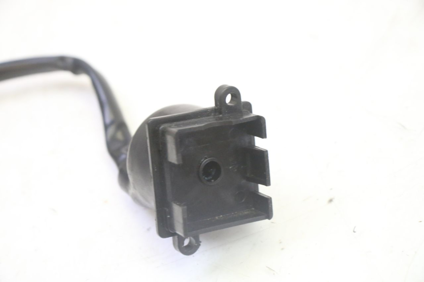 photo de INTERRUPTOR DE ENCENDIDO PEUGEOT CITYSTAR 50 (2013 - 2017) - Zoom estado de uso