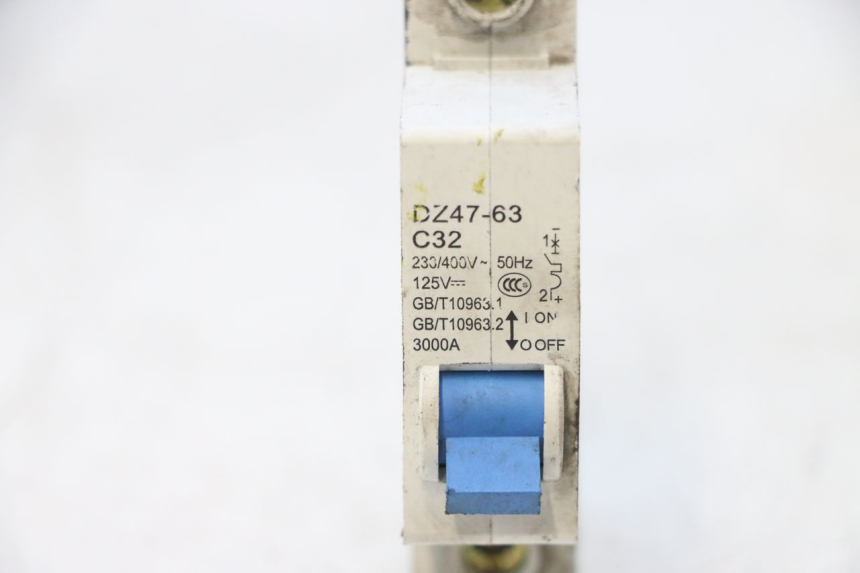 photo de INTERRUPTOR WAYSCRAL E-START 1 (2018 - 2022) - Detalles de los puntos de fijación
