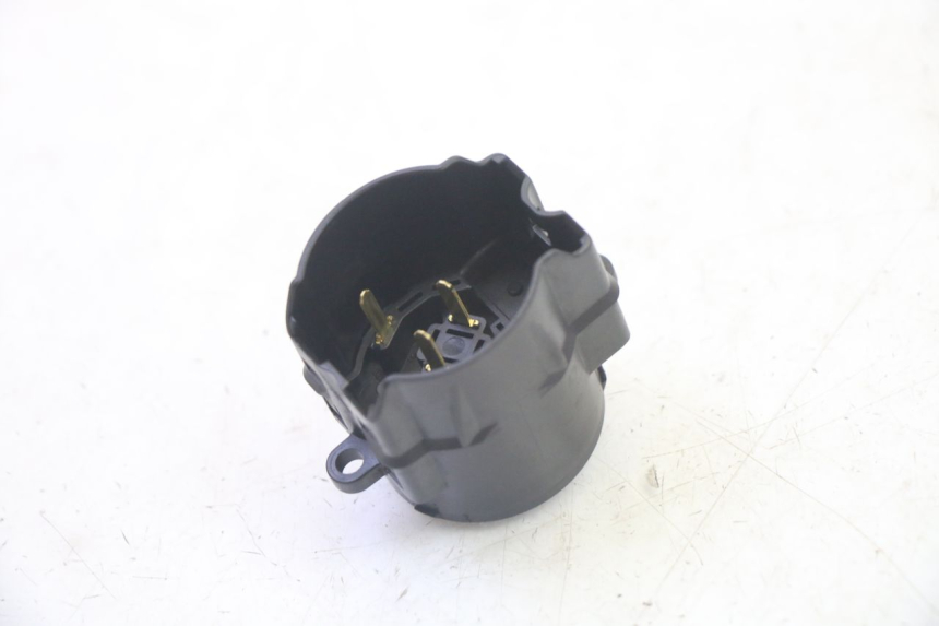 photo de INTERRUPTOR HONDA FES S-WING SWING ABS 125 (2007 - 2015) - Primer plano técnico