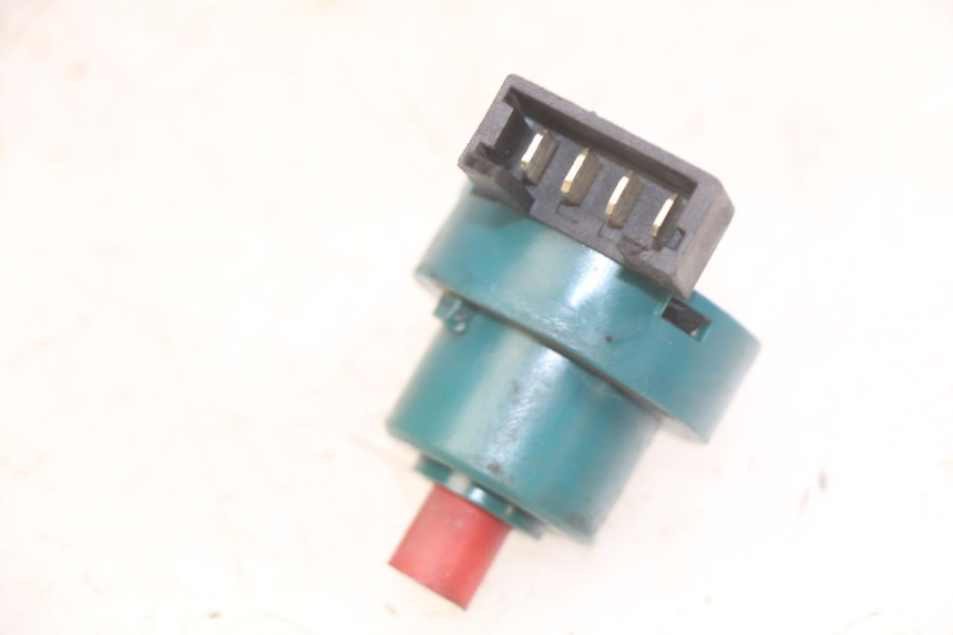 photo de INTERRUPTOR DE ENCENDIDO PIAGGIO FLY 2T 50 (2004 - 2017) - Zoom estado de uso