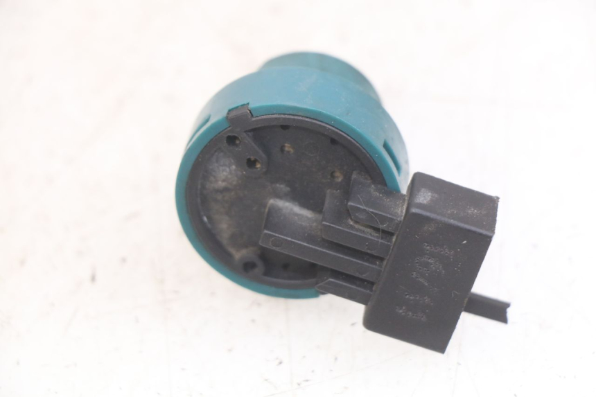 photo de INTERRUPTOR DE ENCENDIDO PIAGGIO FLY 2T 50 (2004 - 2017) - Otra perspectiva