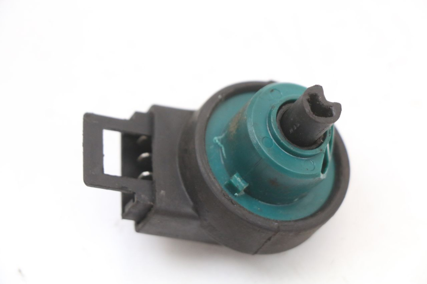 photo de INTERRUPTOR DE ENCENDIDO PIAGGIO FLY 2T 50 (2004 - 2017) - Zoom estado de uso