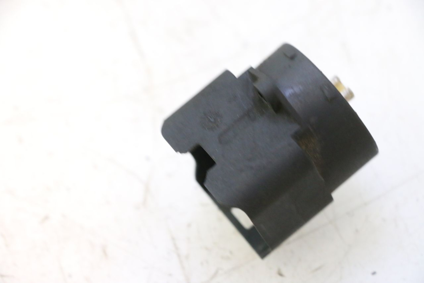 photo de INTERRUPTOR GILERA GP 800 (2007 - 2013) - Otra perspectiva