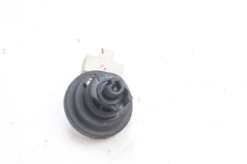 photo de INTERRUPTOR PIAGGIO LIBERTY IGET 4T 50 (2021 - 2025) - Zoom estado de uso