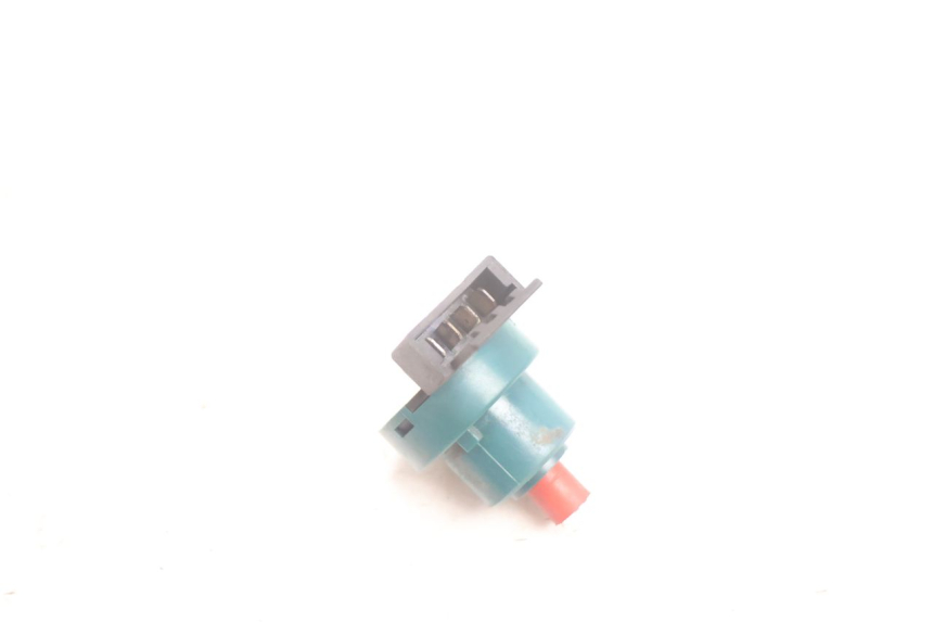 photo de INTERRUPTOR PIAGGIO LIBERTY 125 (1998 - 2008) - Primer plano técnico